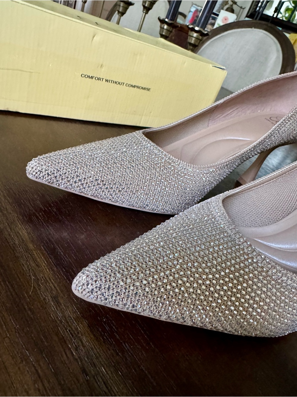 Cosy Island - EternalPace Diamond Pointed Toe Heeled Pump - Picture 10 of 10